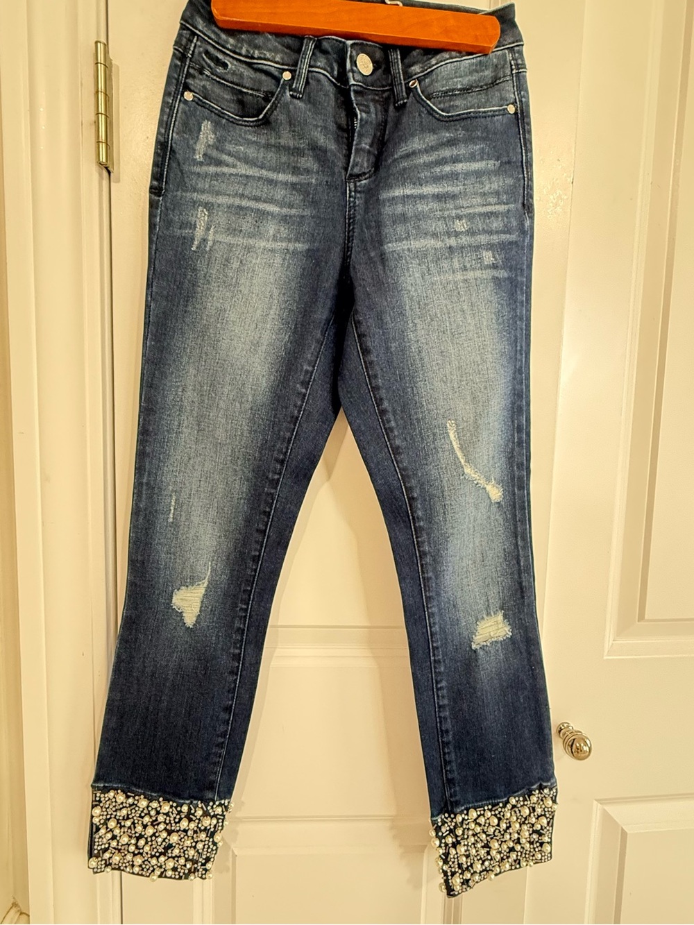 bebe Dark Blue Distressed Cropped Jeans with Embellished Hem🔥🔥